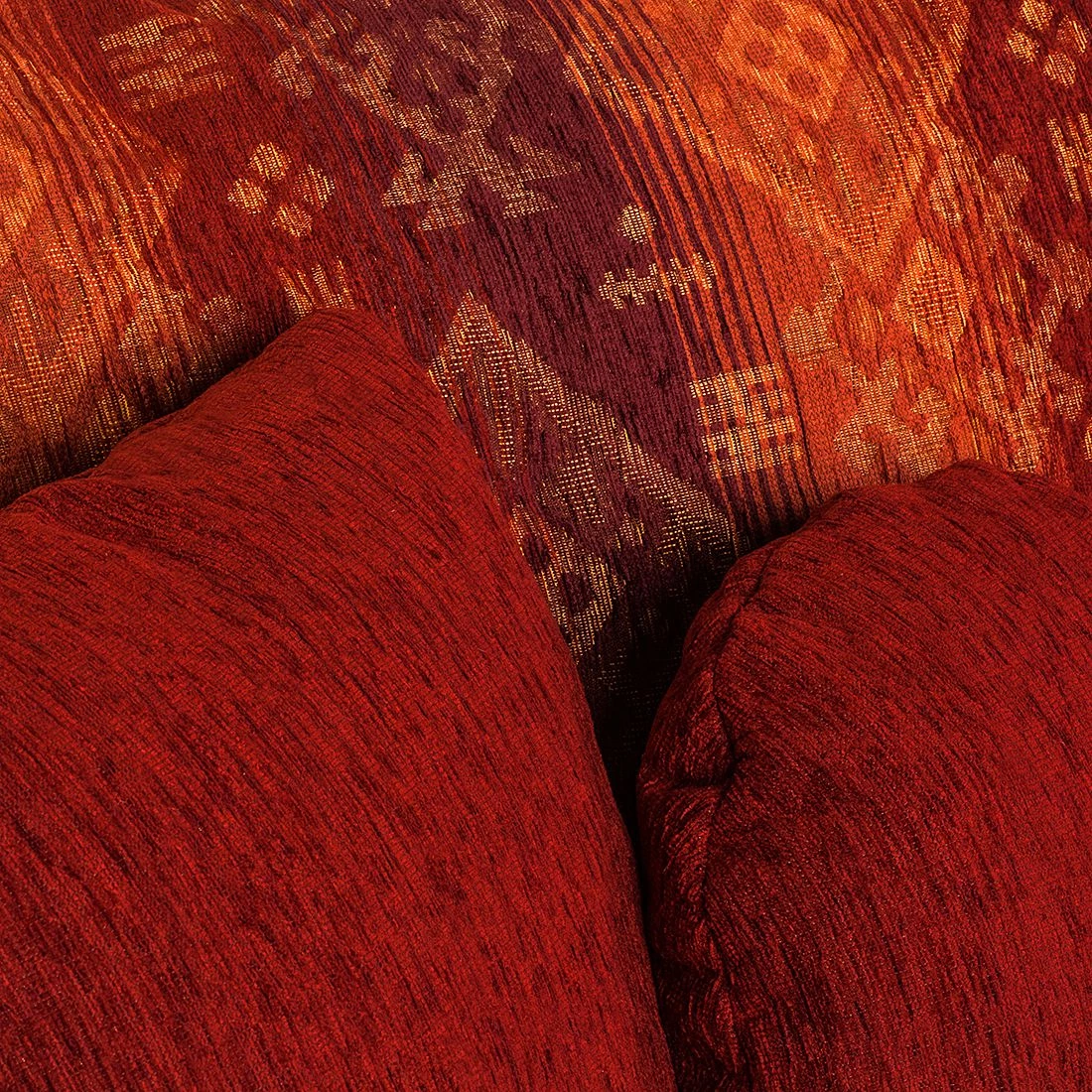 Maison Belfort Grand canapé Christian - Cuir synthétique marron foncé / Tissu rouge - Marron foncé / Rouge 9 Maison Belfort Grand canapé Christian - Cuir synthétique marron foncé / Tissu rouge - Marron foncé / Rouge – Image 7