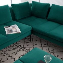 Studio Copenhagen Canapé d’angle Madison II - Velours Shyla: Pétrol - Angle à gauche (vu de face) 16 Studio Copenhagen Canapé d’angle Madison II - Velours Shyla: Pétrol - Angle à gauche (vu de face) -Meubles de salon Soldes ecksofa madison ii samt 3 sitzer davorstehend links stoff shyla petrol 5169448