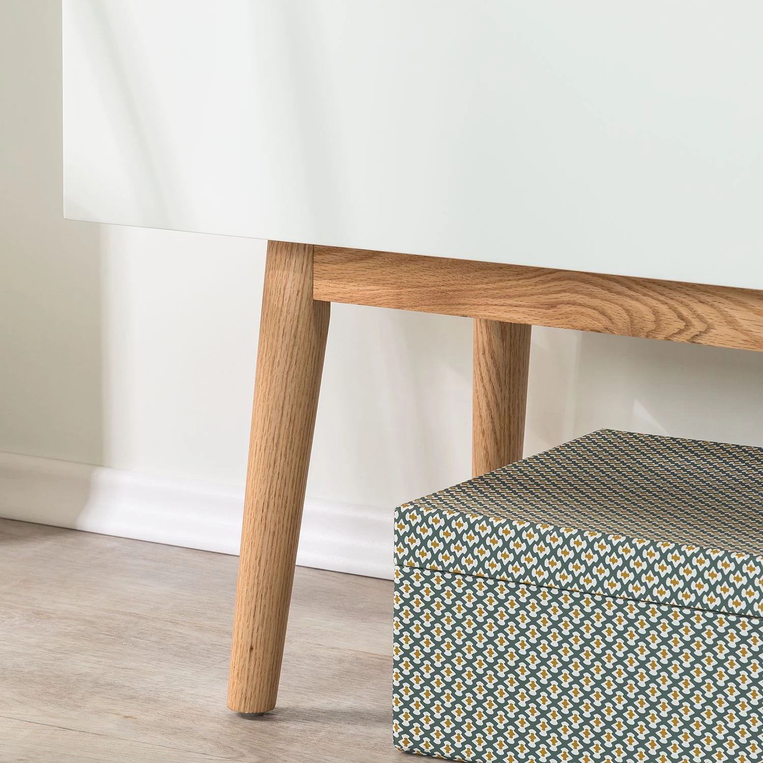 Mørteens Buffet Lindholm III - Partiellement en chêne massif - Blanc 9 Mørteens Buffet Lindholm III - Partiellement en chêne massif - Blanc – Image 7