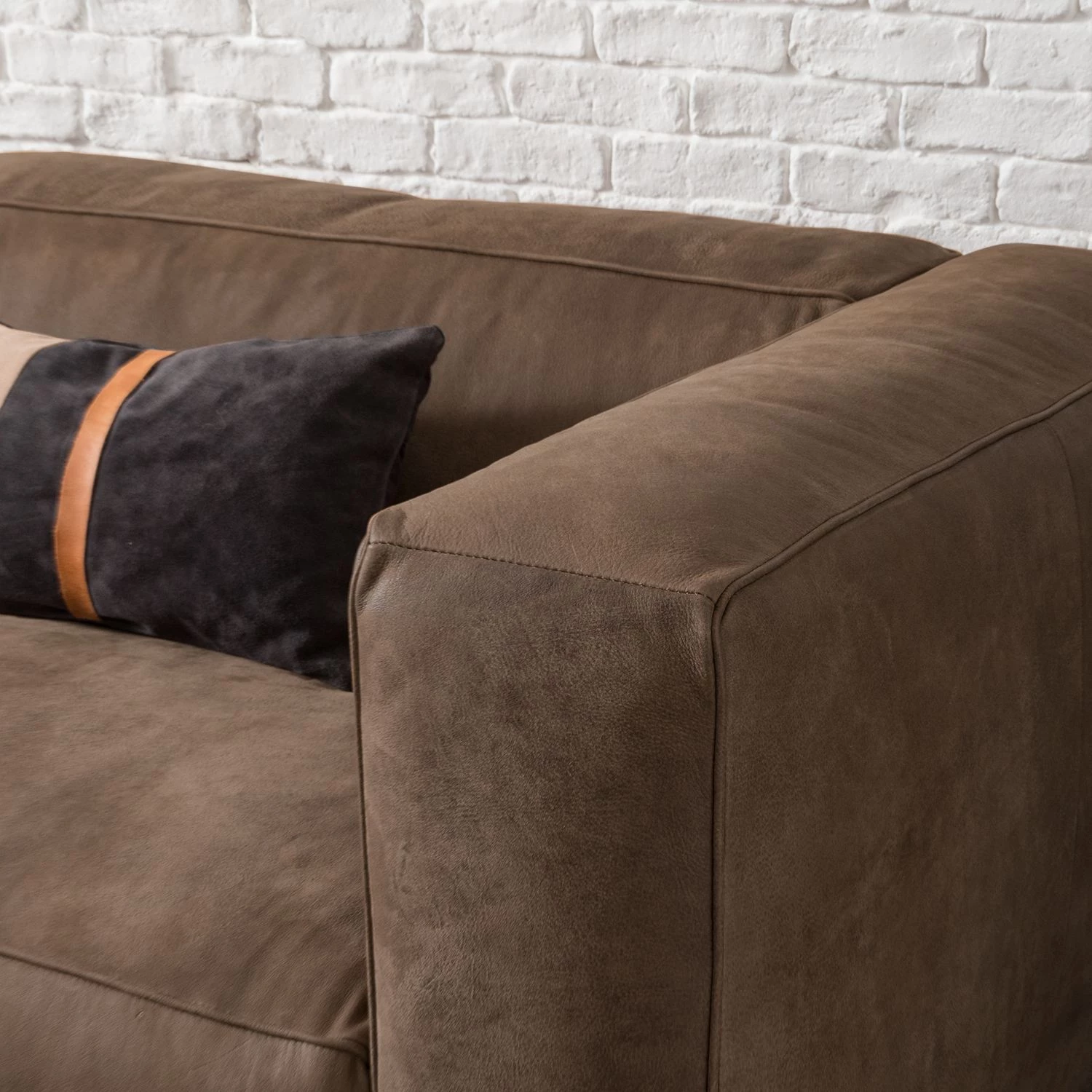 Ars manufacti Canapé Pentre (3 places) Cuir véritable - Nougat 11 Ars manufacti Canapé Pentre (3 places) Cuir véritable - Nougat – Image 9