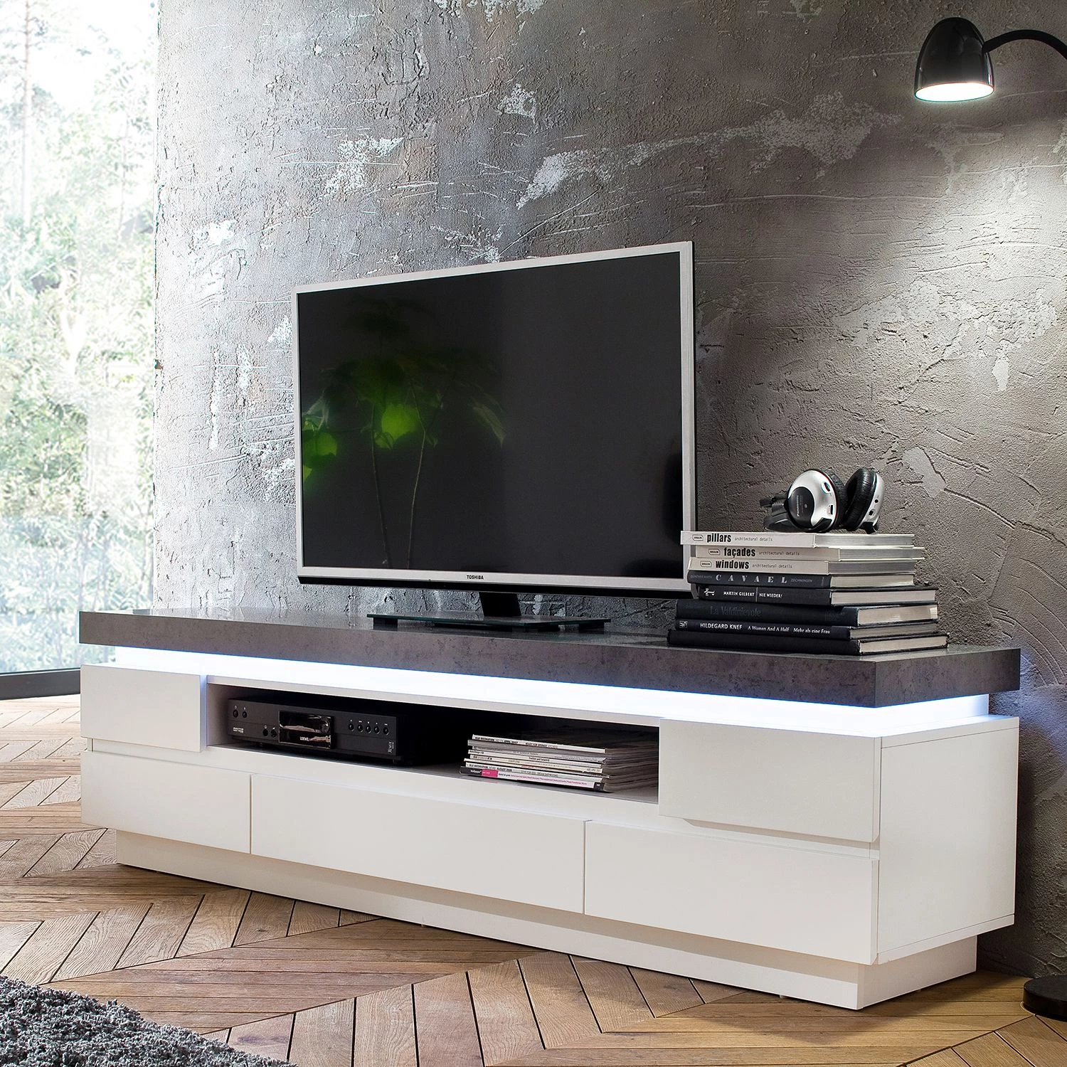 Fredriks Meuble TV Namona II - Éclairage inclus - Imitation béton / Blanc 6 Fredriks Meuble TV Namona II - Éclairage inclus - Imitation béton / Blanc – Image 4