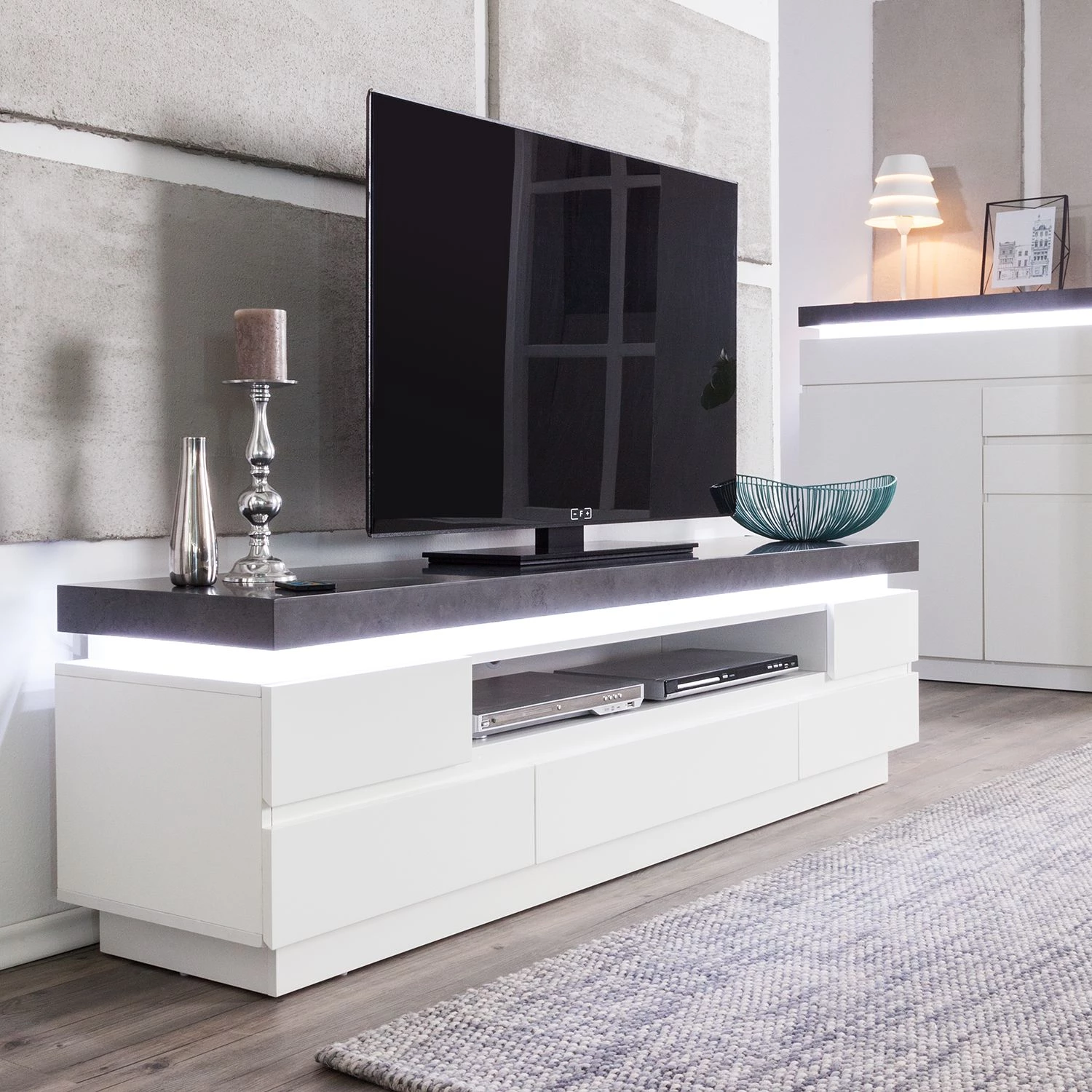 Fredriks Meuble TV Namona II - Éclairage inclus - Imitation béton / Blanc 4 Fredriks Meuble TV Namona II - Éclairage inclus - Imitation béton / Blanc – Image 2